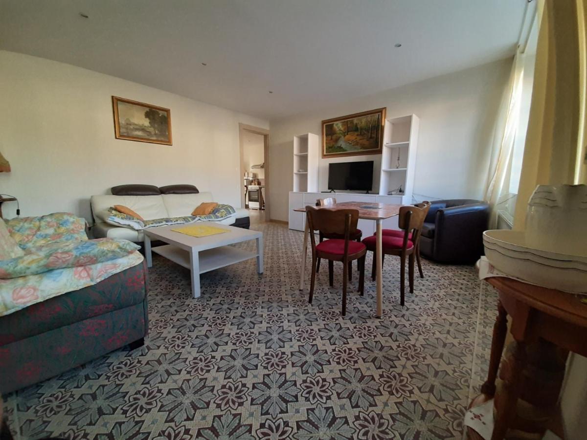 Le Plain Pied Sur Place Le Mêle-sur-Sarthe Dış mekan fotoğraf
